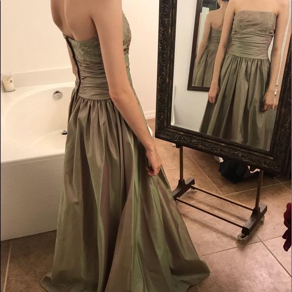 Scott McClintock
Bronze/Sage embroidered strapless - Picture 4 of 8